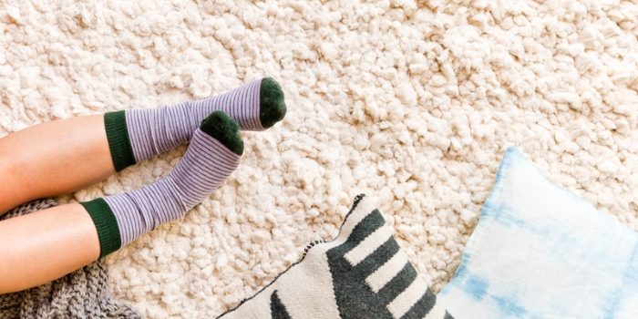 Un tappeto di stile ed economico fatto a mano. Master class