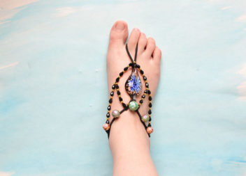 Bracciali per i piedi: 20 idee originali
