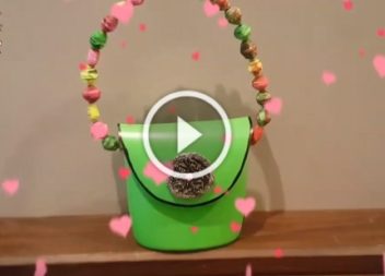 Borsetta originale fatta di bottiglie di plastica, video-lezione