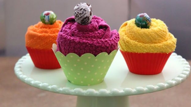 Asciugamani originali fatti a forma di cupcake: master-class