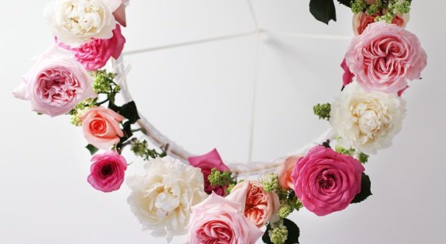 Lampadario con fiori: creazione fatta a mano