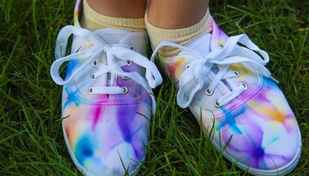 Rendiamo la vita più luminosa, rinnovate le scarpe vecchie