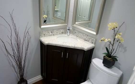 Soluzioni per piccolo bagno angolare. Idee!