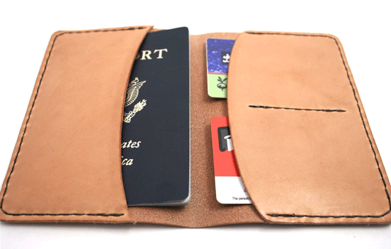 Custodia in pelle per il passaporto