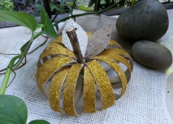 Idea di Halloween: zucca di cartone