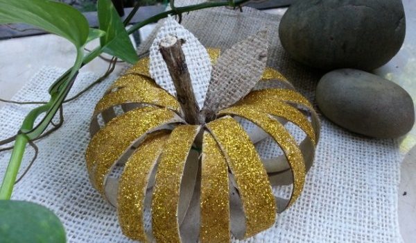 Idea di Halloween: zucca di cartone