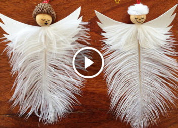 Angeli di Natale con piume