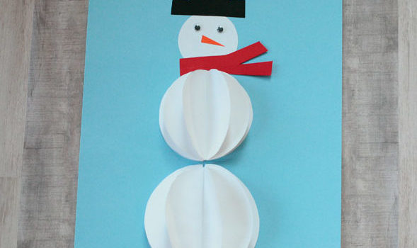 Pupazzo di neve di carta: creatività per bambini